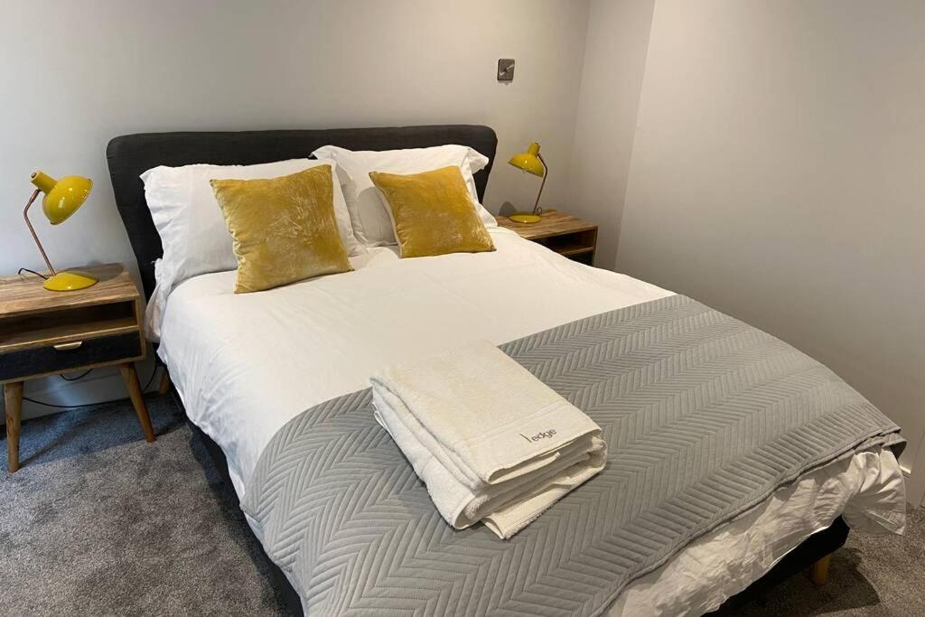 Spacious 1 Bedroom Apartment With Sea Views New Quay Exterior foto